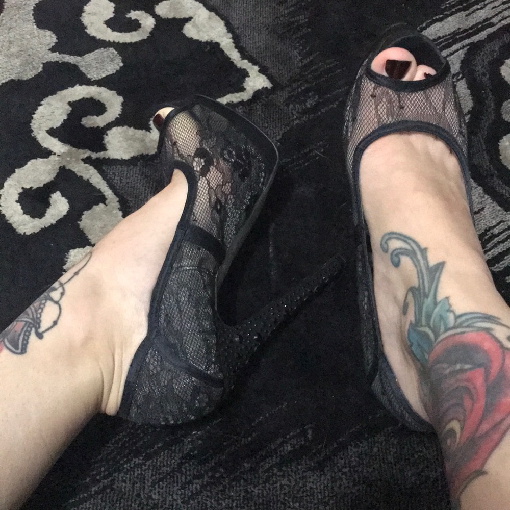 Bebe Pumps - Picture 2 of 7